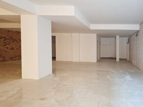 Retail in Mataró, Barcelona to rent Interior Photo- Image 1 of 5