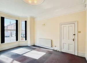 28 Railway Rd, Leigh to rent Interior Photo- Image 2 of 5