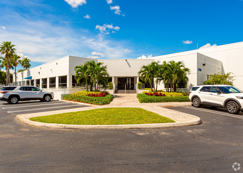 2750 NW 84th Ave, Doral, FL for rent - Building Photo - Image 2 of 5