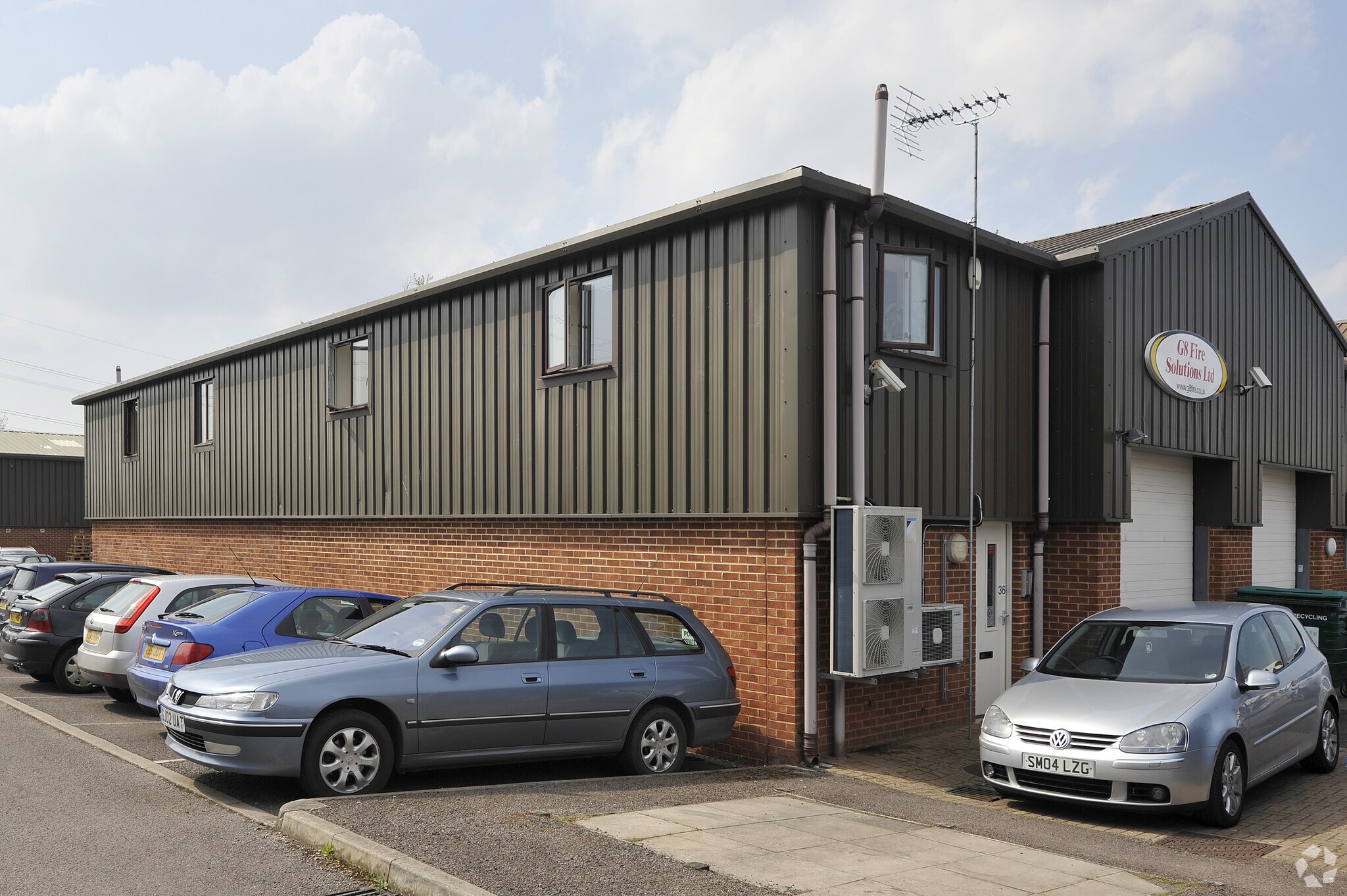 37 London Rd, Odiham for sale Primary Photo- Image 1 of 1