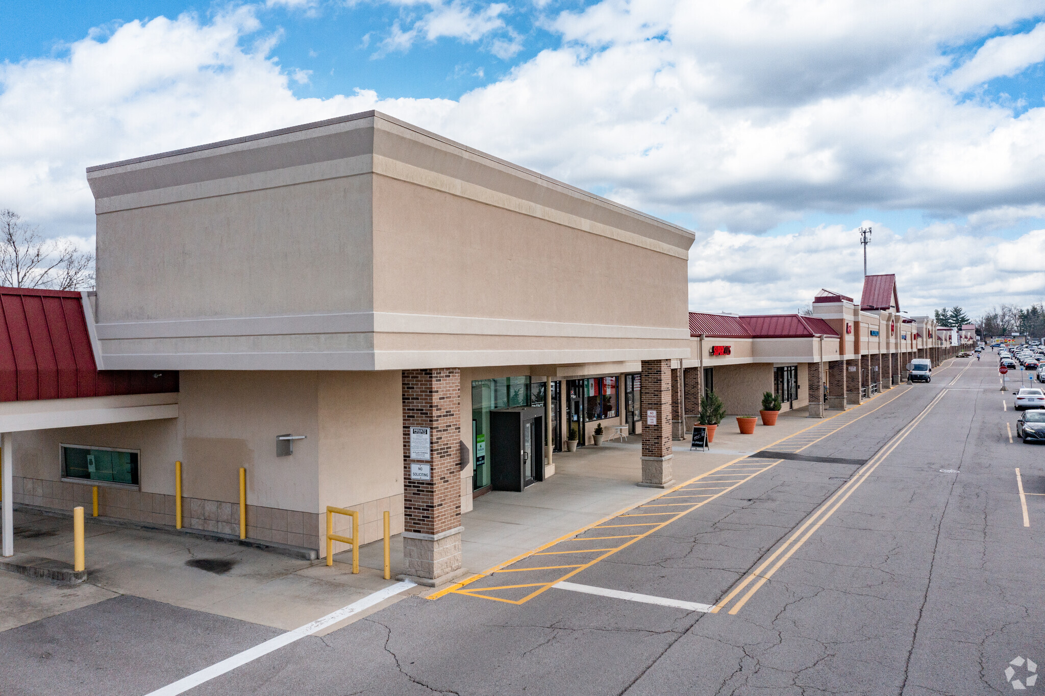 3912-4090 E Galbraith Rd, Cincinnati, OH for rent Building Photo- Image 1 of 10