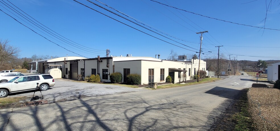 131 Kline Ave, Callery, PA for rent - Building Photo - Image 1 of 12