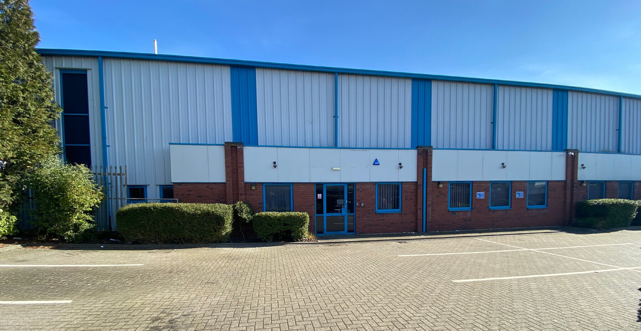 12 Glebe Rd, Huntingdon to rent Building Photo- Image 1 of 3