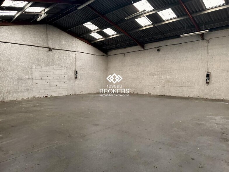 Industrial in Colomiers to rent - Interior Photo - Image 2 of 5