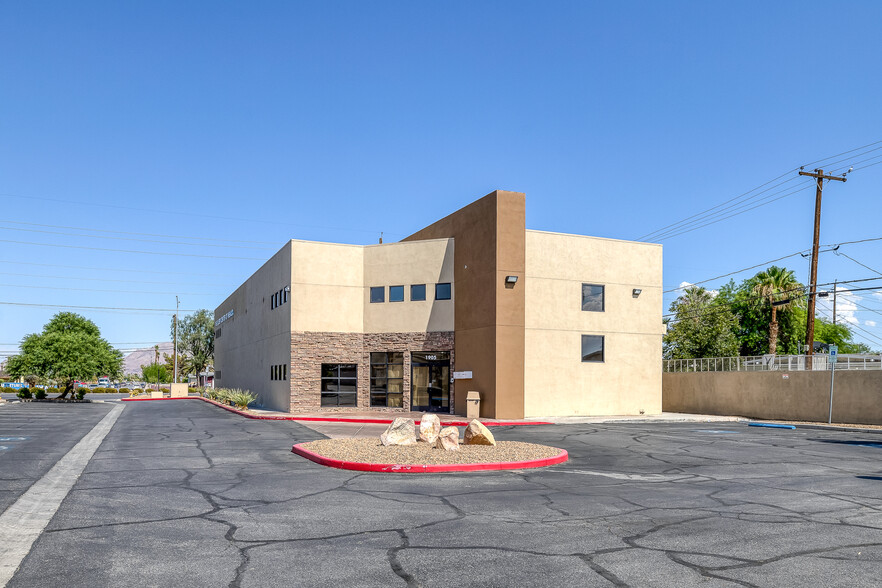 1905 Civic Center Dr, North Las Vegas, NV for sale - Building Photo - Image 2 of 34