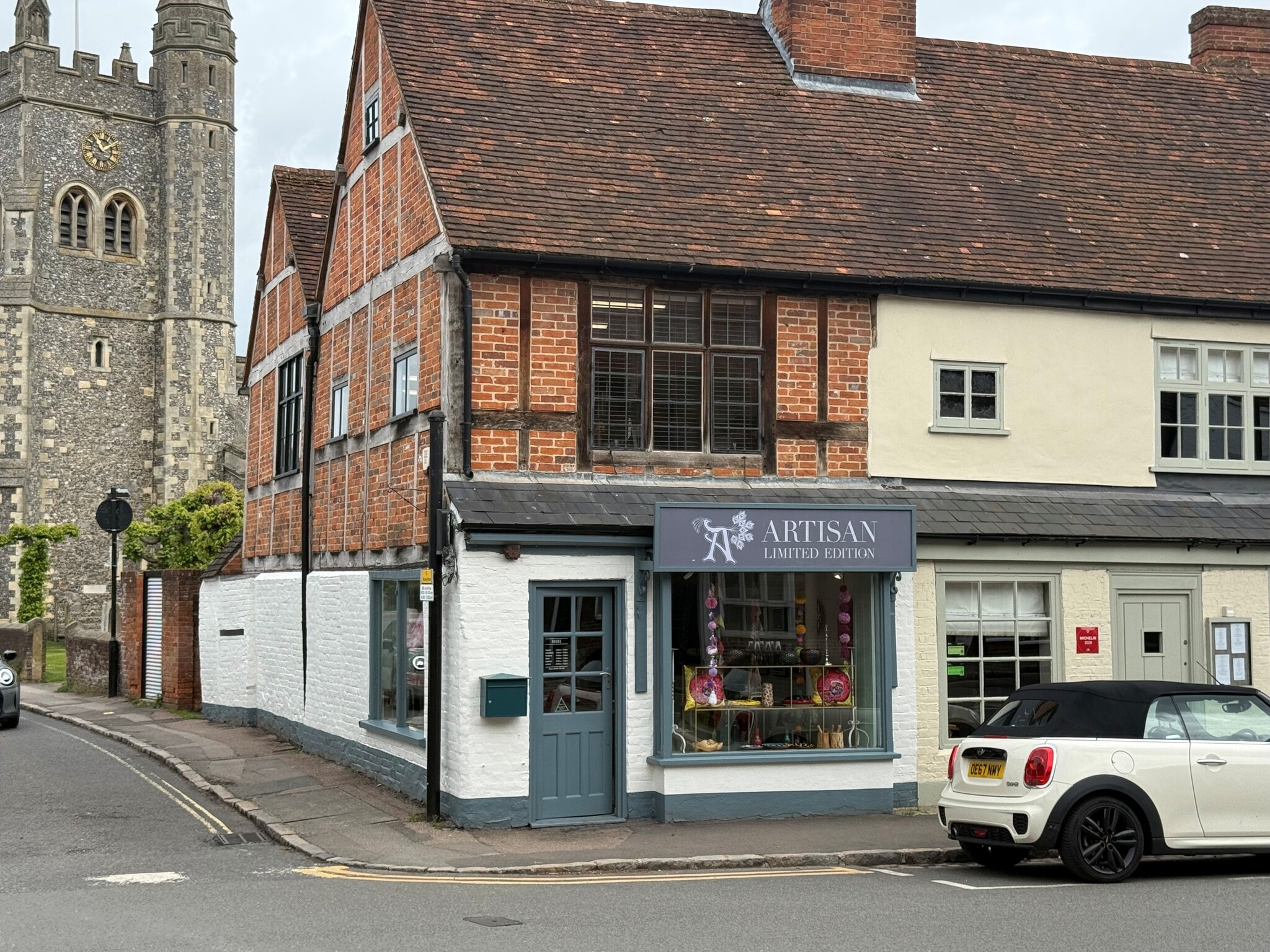 13 Market Sq, Amersham to rent Building Photo- Image 1 of 7