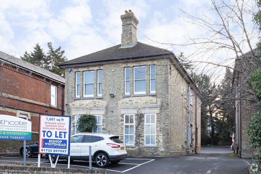 69 College Rd, Maidstone to rent - Building Photo - Image 3 of 3