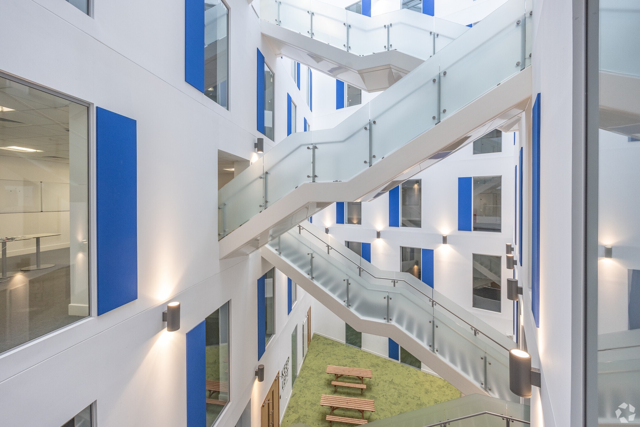 Queensway, Newport to rent Interior Photo- Image 1 of 3