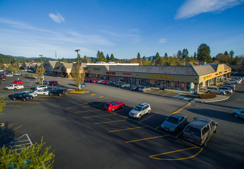 204-226 W Ironwood Dr, Coeur d'Alene, ID for rent - Building Photo - Image 2 of 8