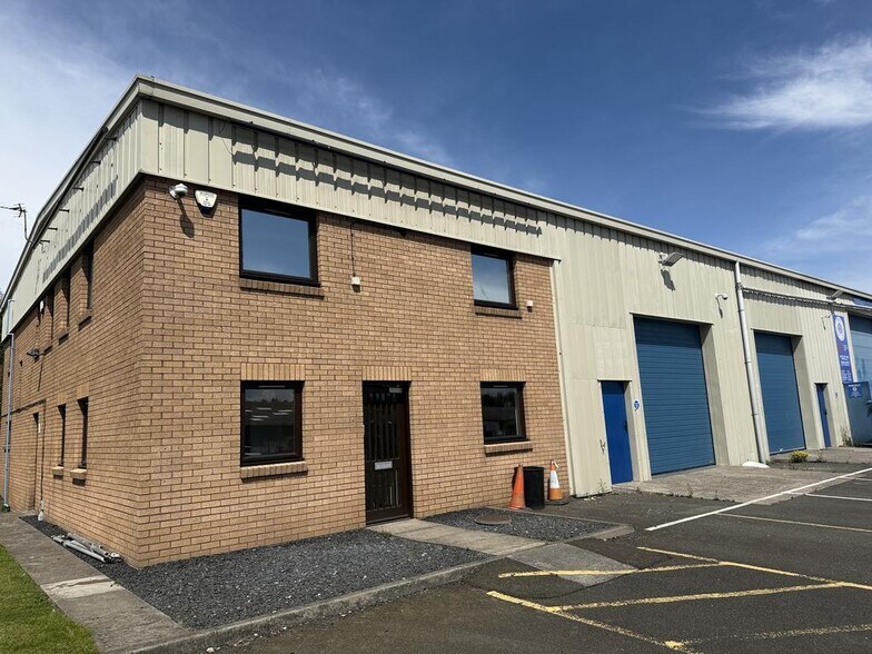 1-5 Merchant Pl, Kirkcaldy to rent - Building Photo - Image 3 of 8