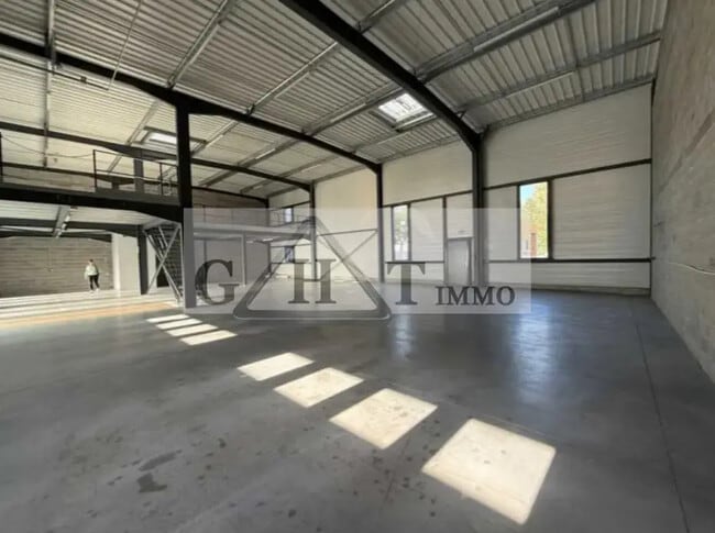 Location Entrepôt 435 m²