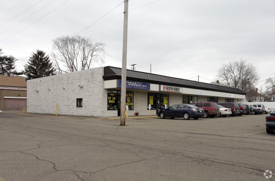 521-529 W High Ave, New Philadelphia, OH for rent - Building Photo - Image 3 of 5