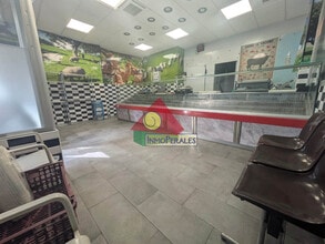 Retail in Madrid, Madrid to rent Interior Photo- Image 2 of 13