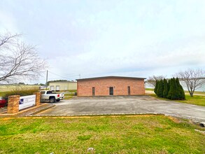 105 Industrial Blvd, Rainbow City, AL for rent Building Photo- Image 1 of 8