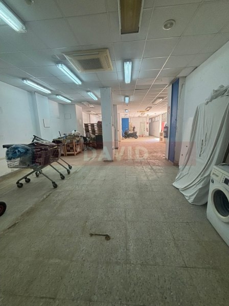 Retail in Barcelona, Barcelona to rent Interior Photo- Image 1 of 2