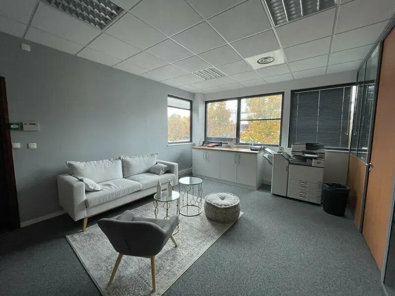 Office in Limonest for sale Interior Photo- Image 1 of 7