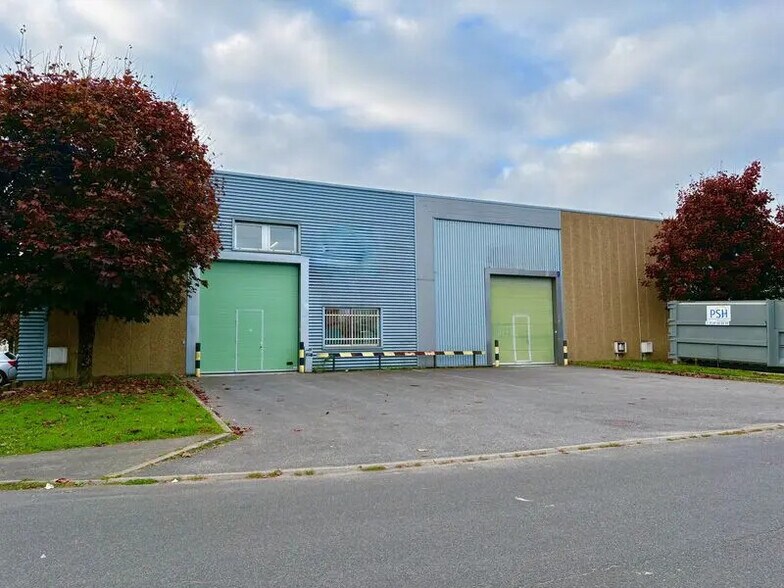 Light Industrial in Bonneuil-sur-Marne to rent - Building Photo - Image 2 of 9