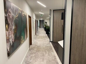 50 Sloane Ave, London to rent Interior Photo- Image 2 of 8