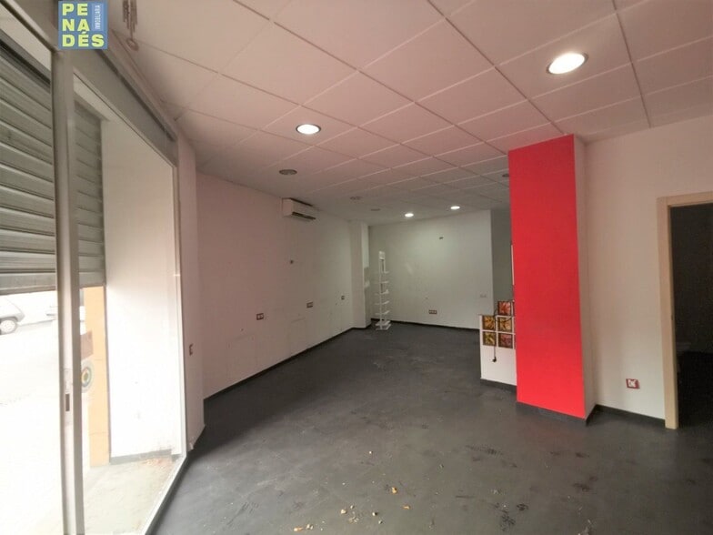 Retail in València to rent - Building Photo - Image 2 of 7