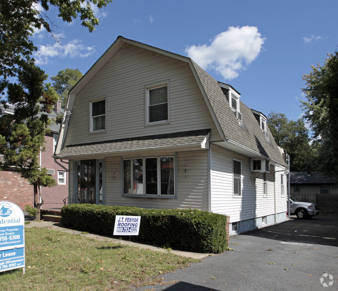 2105 Park Ave, South Plainfield, NJ for rent - Building Photo - Image 2 of 2