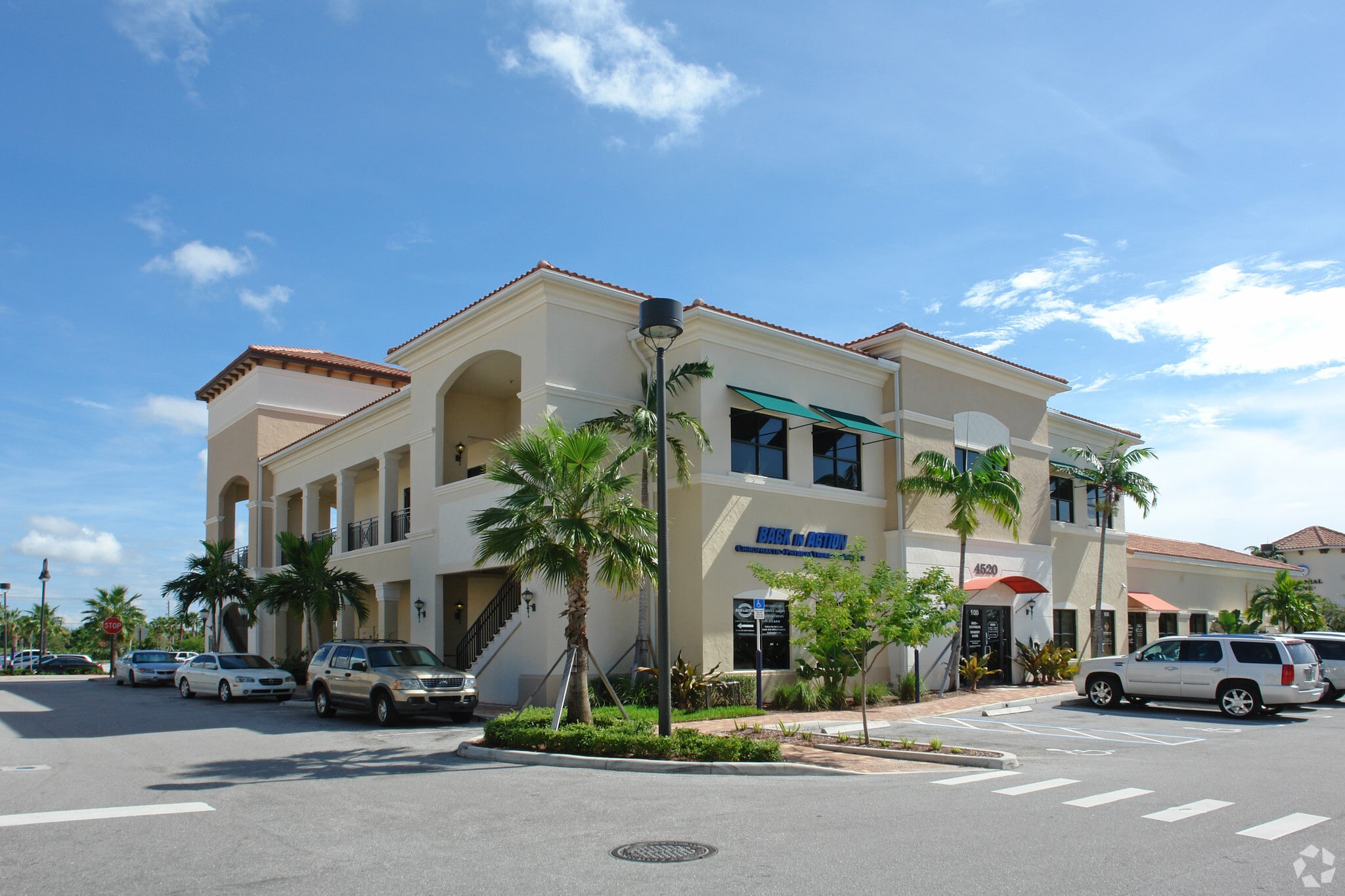 4500-4750 Donald Ross Rd, Palm Beach Gardens, FL to rent Primary Photo- Image 1 of 3
