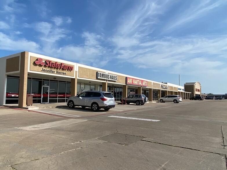 550-682 SW Wilshire Blvd, Burleson, TX for rent - Building Photo - Image 1 of 10