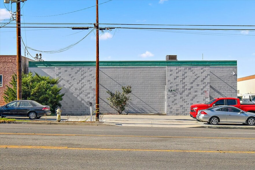 9441 Santa Fe Springs Rd, Santa Fe Springs, CA for sale - Building Photo - Image 1 of 7