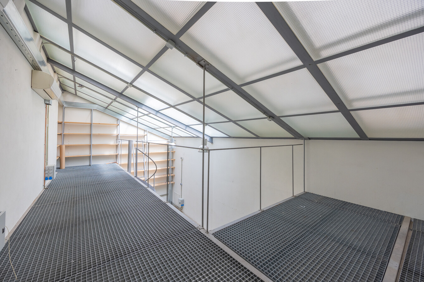 Madrid, MAD 28010 - Unit 1 -  - Interior Photo - Image 2 of 4