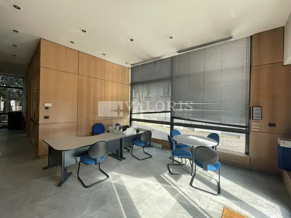 Location Commerce 96 m² - Photo 1