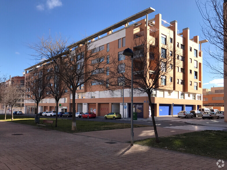 Avenida Bulevar Clara Campoamor, 18, Guadalajara, Guadalajara for sale - Building Photo - Image 2 of 2