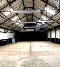 95 Haymerle Rd, London to rent Interior Photo- Image 1 of 6