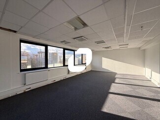 More details for 16 Rue Traversière, Cergy - Office, Retail to Rent