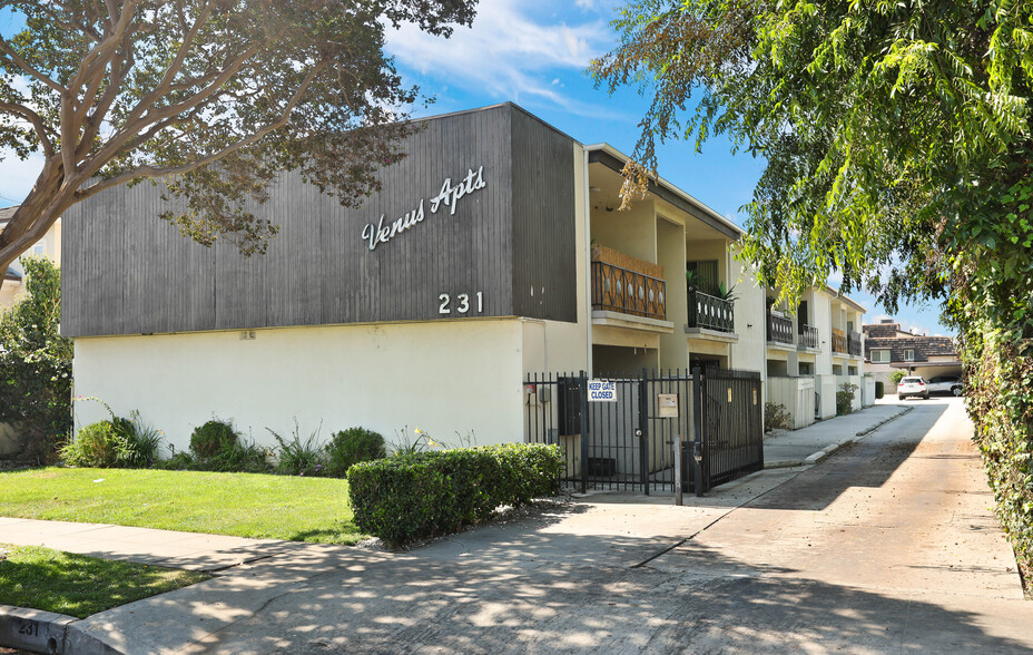 231 N Alhambra Ave, Monterey Park, CA for sale - Building Photo - Image 2 of 25