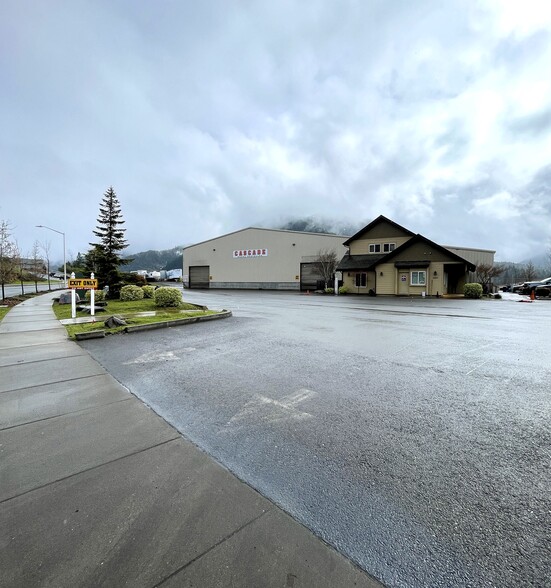 2207 NE Industry Dr, Grants Pass, OR for sale - Building Photo - Image 3 of 29