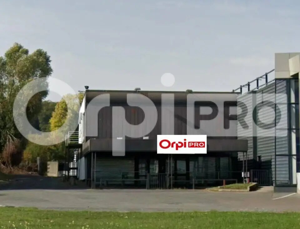 Retail in La Ville-du-Bois for sale Building Photo- Image 1 of 3