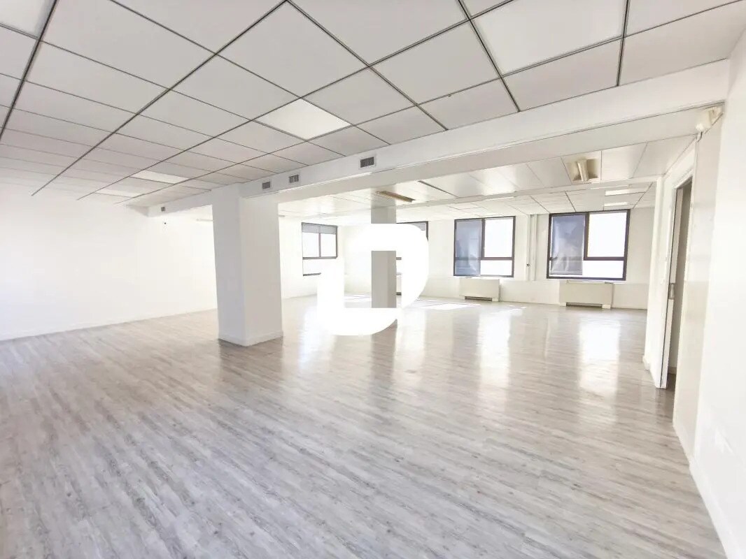 Office in Nogent-sur-Marne to rent Interior Photo- Image 1 of 6