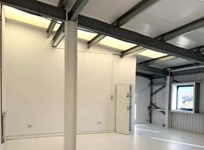 4 Raven Rd, London to rent Interior Photo- Image 2 of 5