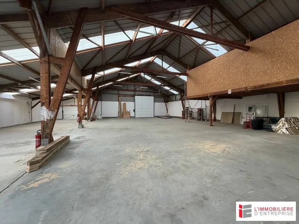 Vente Local d'activités 700 m² - Photo 1