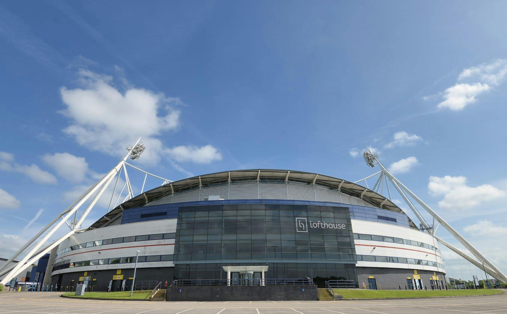 Burnden Way, Bolton to rent Building Photo- Image 1 of 7