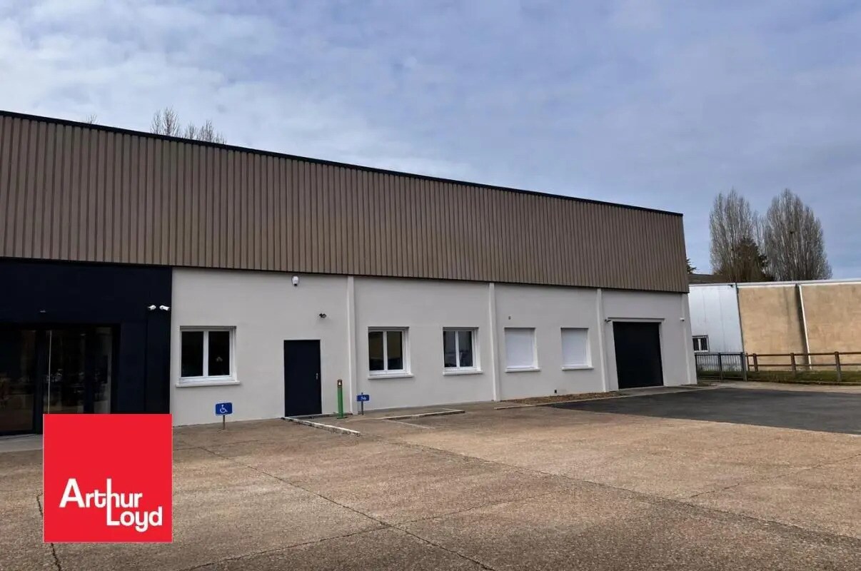 Office in Chartres to rent Building Photo- Image 1 of 4