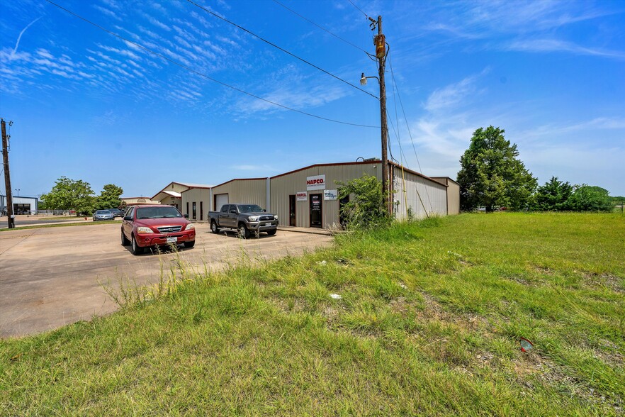 405 Milton, Hewitt, TX for rent - Building Photo - Image 2 of 3