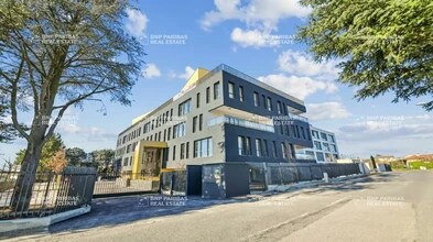 Office in Dardilly to rent Building Photo- Image 2 of 38