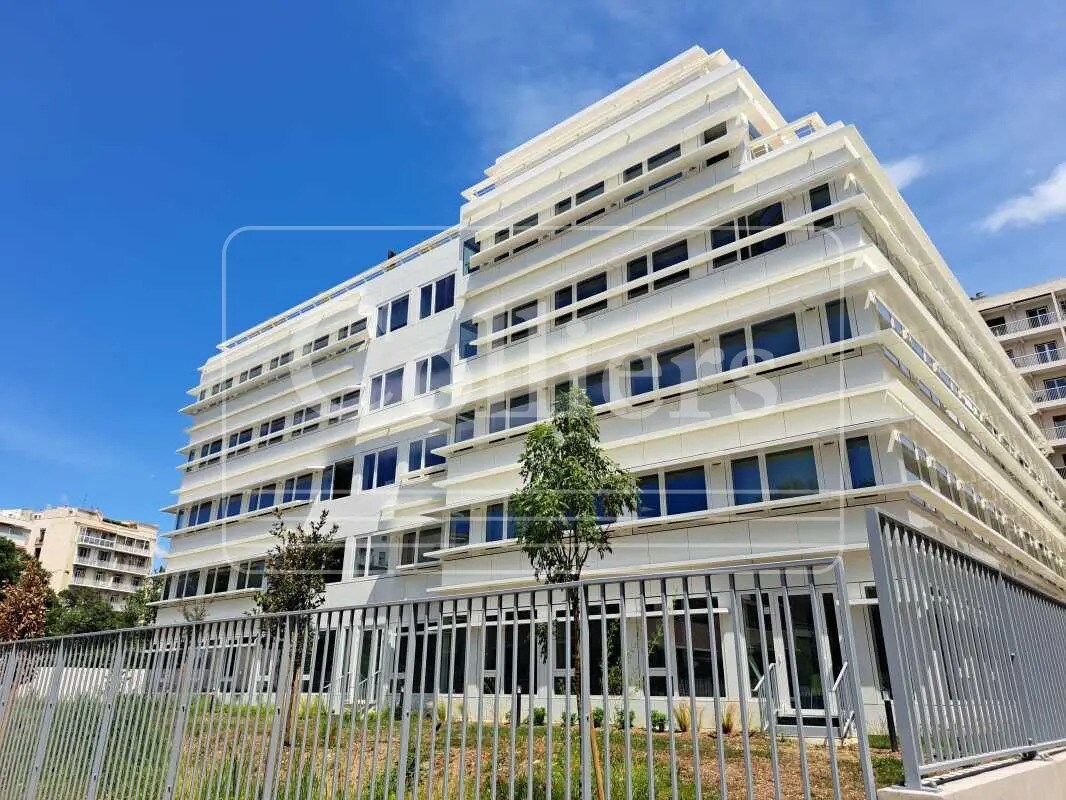Office in Marseille to rent Building Photo- Image 1 of 4