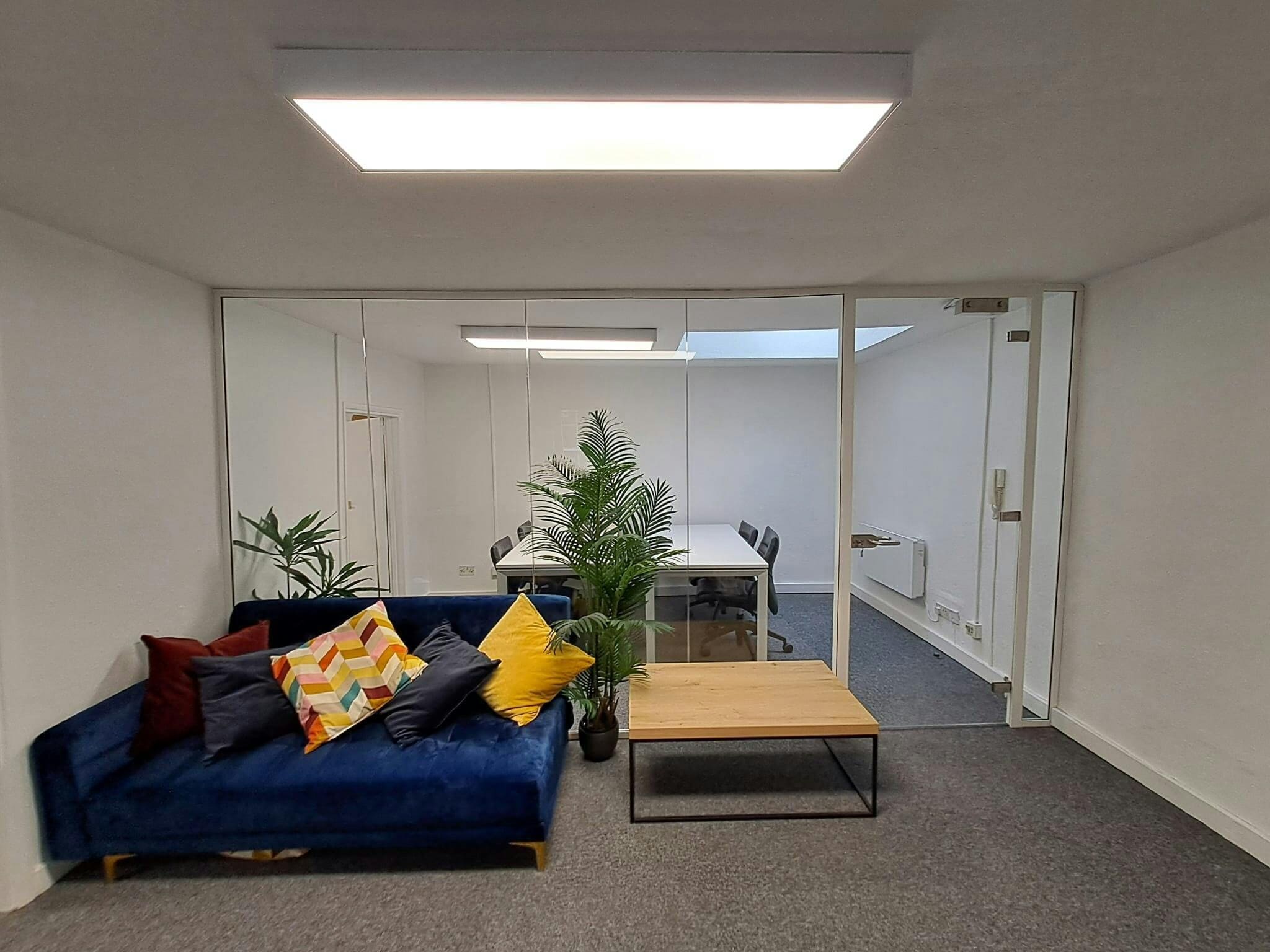 5 High Street, Windsor to rent Interior Photo- Image 1 of 12