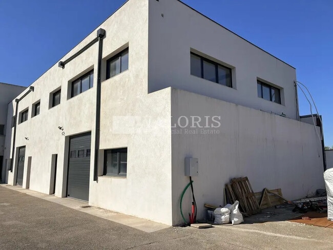 Location Local d'activités 240 m²