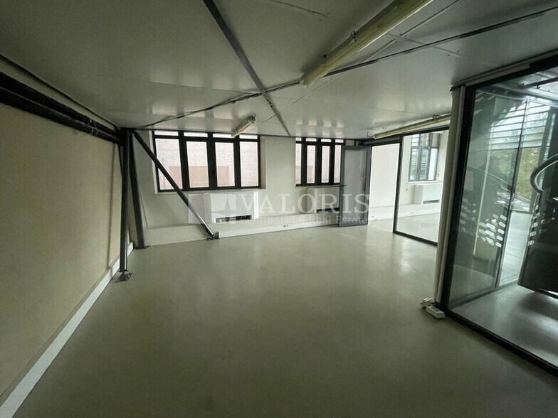 Office in Lyon to rent - Interior Photo - Image 2 of 5