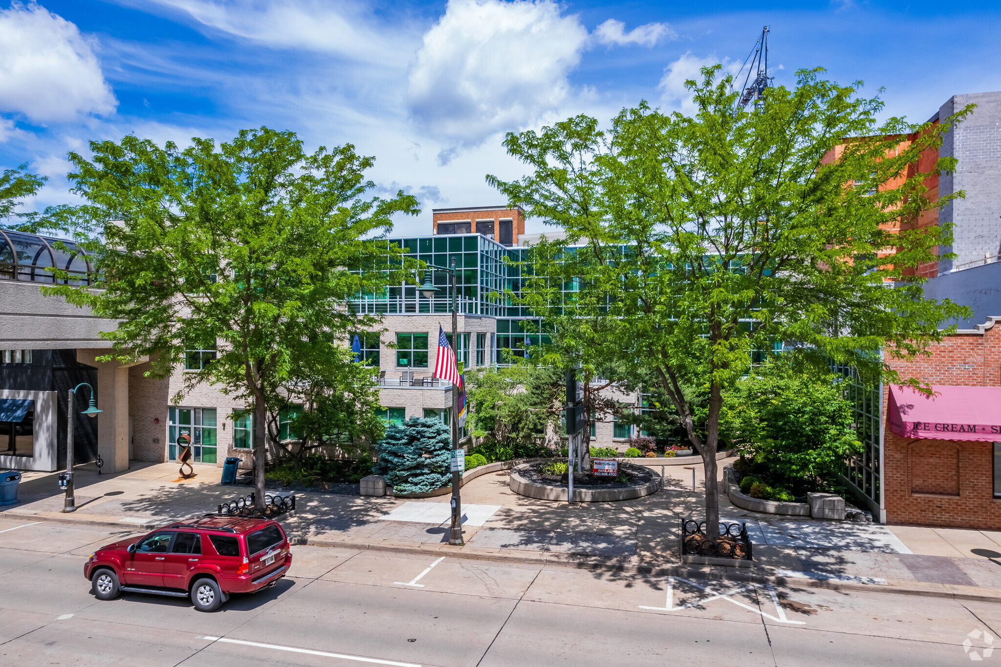 330 W College Ave, Appleton, WI for sale Building Photo- Image 1 of 15