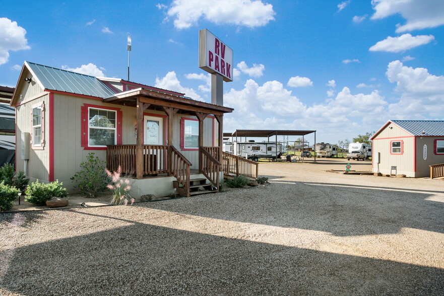 351 My Ln, Millsap, TX for sale - Primary Photo - Image 1 of 1