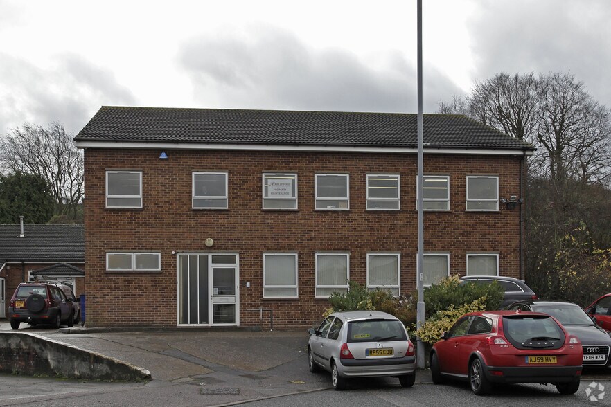 Cradock Rd, Luton for sale - Primary Photo - Image 1 of 1