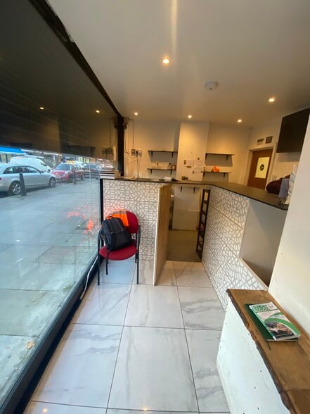 116 Salmon Ln, London to rent - Building Photo - Image 2 of 5